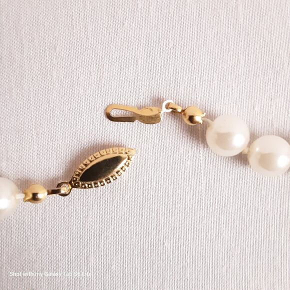 Roman Faux Pearl Necklace With Removable Oval Cabochon Clear Rhinestone Pendant - Picture 5 of 10